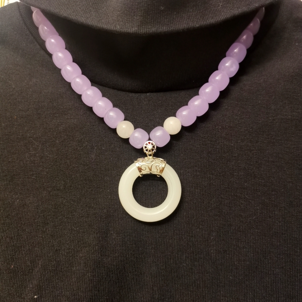 Light purple jade neckleck